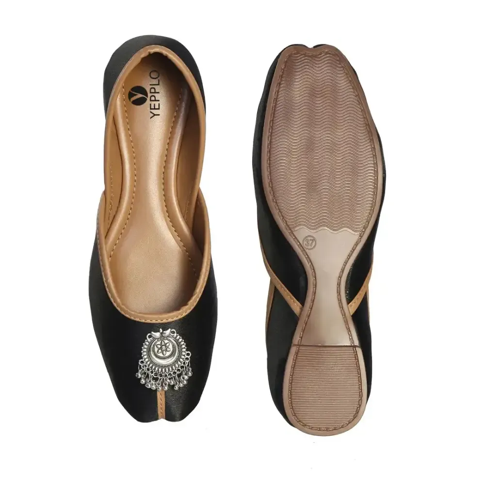 Stylish Black Synthetic Leather Embellished Mojaris For Women